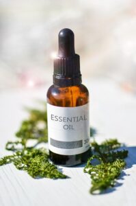 essential oils 2385087 640